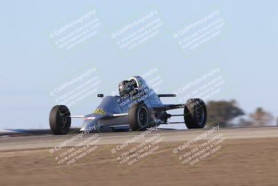 media/Oct-26-2025-CalClub SCCA (Sun) [[8ce1e69566]]/Group 6/Grapevine/